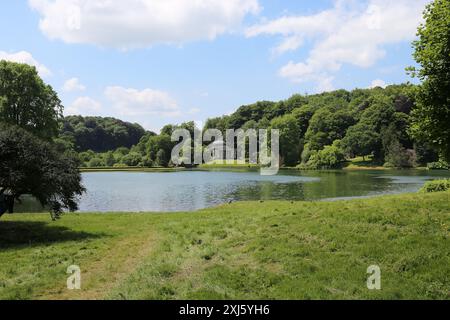 Lago con Pantheon, Stourhead Gardens, Stourton con Gasper, Warminster, Wiltshire, Inghilterra, Gran Bretagna, Regno Unito, Regno Unito, Europa Foto Stock