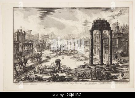 Vista del foro Romano, o campo Vaccino, con il Tempio di Antonino e Faustina a sinistra, il Tempio di Castore e Polluce a destra, e il Colosseo in lontananza Piranesi, Giovanni Battista 1720 - 1778, Piranesi, Francesco 1754 - 1810 incisione, Stampa Giovanni Battista Piranesi, Henri Focillon, nr. 748, 40762, 1967. Giovanni Battista Piranesi: Le incisioni complete, John Wilton-Ely, nr. 233, 55434, 1994. Giovanni Battista Piranesi: Uno studio critico con un elenco delle sue opere pubblicate e cataloghi dettagliati delle prigioni e delle vedute di Roma, Arthur M. Hind, pp. 31-73; 78 og 8 Foto Stock