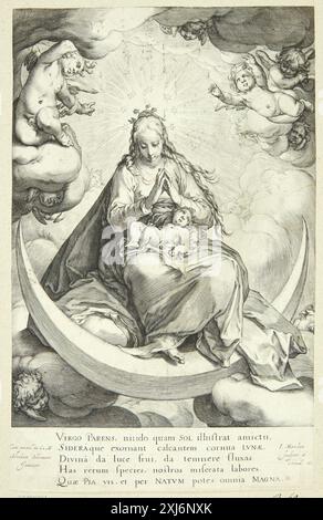 Vergine Maria con il bambino Gesù sulla foca a mezzaluna, circondata da angeli Matham, Jacob 1571 - 1631, Bloemaert, Abraham 1566 - 1651, Matham, Jacob 1571 - 1631 incisione in rame, Stampa The Illustrated Bartsch 4, artisti olandesi, Matham, Saenredam, Muller, Walter L. Strauss, 69, C 36168, 1980. The New Hollstein Dutch and Flemish etchings, incisioni e xilografie 1450-1700, Jacob Matham, parte i-III, Léna Widerkehr, 81 i, C 38244, 2007-2008 Jomfru Maria med Jesusbarnet på halvmåneseglet, omgivet af engle Foto Stock