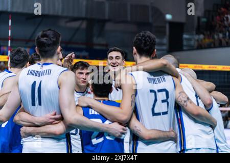 Luca Porro (Italia) e Alessandro Michieletto (Italia) durante test match - Italia vs Argentina, test match di pallavolo a Firenze, Italia, 16 luglio 2024 Foto Stock