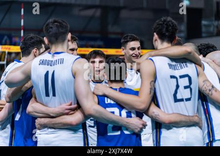 Luca Porro (Italia) e Alessandro Michieletto (Italia) durante test match - Italia vs Argentina, test match di pallavolo a Firenze, Italia, 16 luglio 2024 Foto Stock