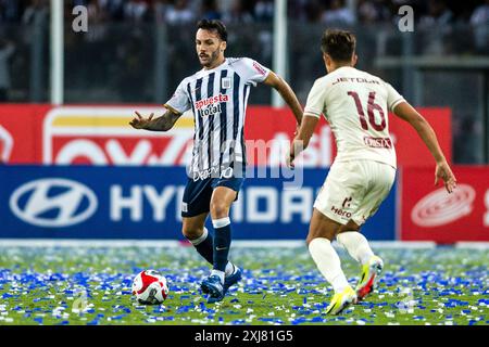 LIMA, PERÙ - 10 FEBBRAIO: Sebastián Rodríguez di Alianza Lima durante la partita di Liga 1 Alianza Lima contro Universitario all'Estadio Nacional. (Foto di Martín F Foto Stock