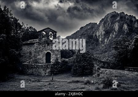 Eremo romanico di Sant Serni del Grau, Vilamantells, Sant Llorenj de Morunys, Lerida, Spagna. Luglio 2023 Foto Stock