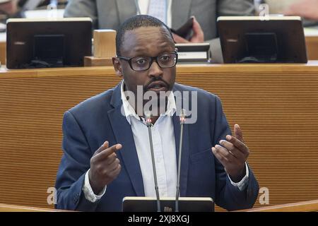 Namur, Belgio. 17 luglio 2024. PTB Germain Mugemangango nella foto durante una sessione plenaria del Parlamento vallone a Namur, mercoledì 17 luglio 2024. Nel corso di questa sessione verrà esaminata la dichiarazione politica regionale. BELGA PHOTO BRUNO FAHY credito: Belga News Agency/Alamy Live News Foto Stock