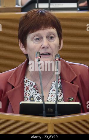 Namur, Belgio. 17 luglio 2024. PTB Alice Bernard nella foto durante una sessione plenaria del Parlamento vallone a Namur, mercoledì 17 luglio 2024. Nel corso di questa sessione verrà esaminata la dichiarazione politica regionale. BELGA PHOTO BRUNO FAHY credito: Belga News Agency/Alamy Live News Foto Stock