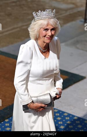 La regina Camilla, indossando il Diadem di Stato di Giorgio IV, arriva per l'apertura di Stato del Parlamento alla camera dei Lord, al Palazzo di Westminster a Londra. Data foto: Mercoledì 17 luglio 2024. Foto Stock