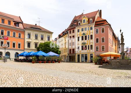 Case patrizie colorate sulla piazza del mercato nella città vecchia di Bautzen (Upper Sorbian Budyšin), Sassonia, Germania. Foto Stock