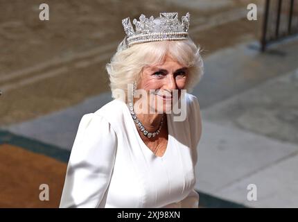 La regina Camilla, indossando il Diadem di Stato di Giorgio IV, arriva per l'apertura di Stato del Parlamento alla camera dei Lord, al Palazzo di Westminster a Londra. Data foto: Mercoledì 17 luglio 2024. Foto Stock