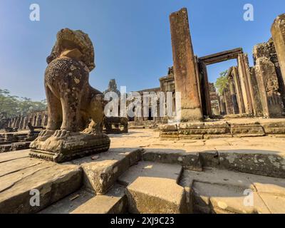 Bayon, il tempio di stato della fine del XII secolo del re Jayavarman VII, patrimonio dell'umanità dell'UNESCO, si trova nel mezzo di Angkor Thom, Cambogia, Indochi Foto Stock