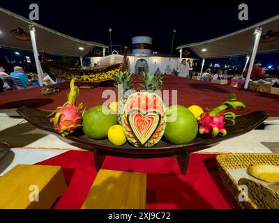 Palco per i ballerini apsara che si esibiscono sul M/V Jahan durante la cena, Angkor, Cambogia, Indocina, Sud-est asiatico, Asia Copyright: MichaelxNolan 111 Foto Stock