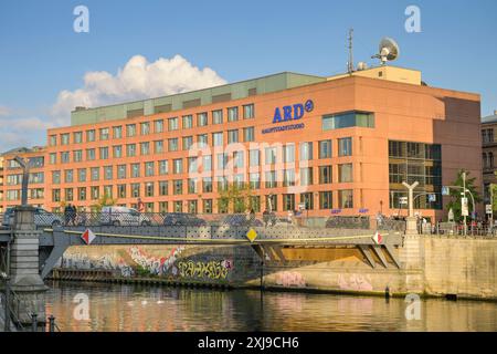 ARD-Hauptstadtstudio, Reichstagufer, Wilhelmstraße, Spree, Mitte, Berlin, Deutschland *** ARD Hauptstadtstudio, Reichstagufer, Wilhelmstraße, Spree, Mitte, Berlino, Germania Foto Stock