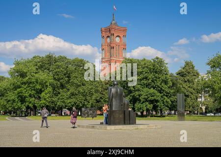 Marx-Engels-Forum, Rotes Rathaus, Rathausstraße, Mitte, Berlino, Deutschland *** Marx Engels Forum, Rotes Rathaus, Rathausstraße, Mitte, Berlino, Germania Foto Stock