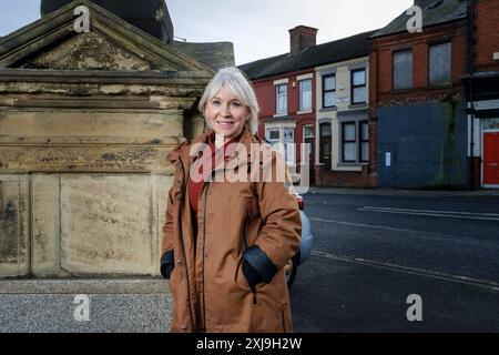 Nadine Dorries deputato conservatore fino al 2023 nella foto di Anfield, Liverpool, dove è stata cresciuta da bambina. Foto Stock