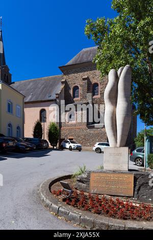 Europa, Lussemburgo, Wiltz, il monumento internazionale di Scouting One Penny, dedicato a Lord Robert Baden-Powell Foto Stock