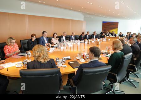 Deutschland, Berlino, Bundeskanzleramt, Das Bundeskabinett befasst sich in sciabola 108. Sitzung 17. Juli 2024 unter anderem mit der Haushaltspolitik der Bundesregierung. *** Germania, Berlino, Cancelleria federale, alla sua 108a riunione il 17 luglio 2024, il Gabinetto federale discuterà, tra le altre cose, la politica di bilancio dei governi federali Foto Stock