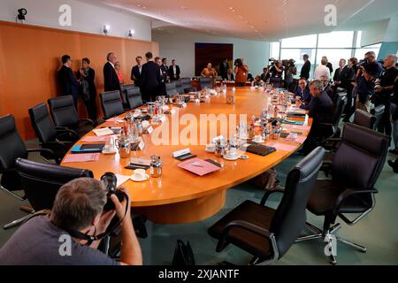 Deutschland, Berlino, Bundeskanzleramt, Das Bundeskabinett befasst sich in sciabola 108. Sitzung 17. Juli 2024 unter anderem mit der Haushaltspolitik der Bundesregierung. *** Germania, Berlino, Cancelleria federale, alla sua 108a riunione il 17 luglio 2024, il Gabinetto federale discuterà, tra le altre cose, la politica di bilancio dei governi federali Foto Stock