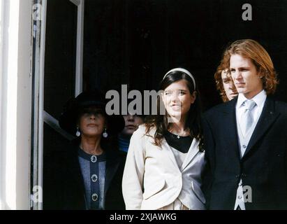 11-19-2006 Monaco Archivio storico Olycom/LaPresse Pierre Rainier Stefano Casiraghi (la Colle, 5 settembre 1987) è l'ultimo dei tre figli di Carolina di Monaco e del suo secondo marito Stefano Casiraghi. Fratello di Andrea e Charlotte, è ottavo nella linea di successione al trono di Monaco. Nella foto: La Principessa Charlotte, Andrea e Pierre Casiraghi, salutano la folla durante la cerimonia della giornata Nazionale di Monaco al Palazzo di Monaco nella foto: Le Principesse Charlotte, Andrea e Pierre Casiraghi salutano la folla durante la cerimonia della giornata Nazionale di Monaco al Palazzo di Monaco Foto Stock