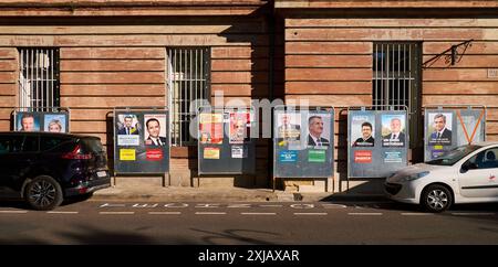 Manifesti per le elezioni presidenziali francesi del 2017, Mairie de Gaillac PL. d'Hautpoul. Gaillac. Occitane Francia. Foto Stock