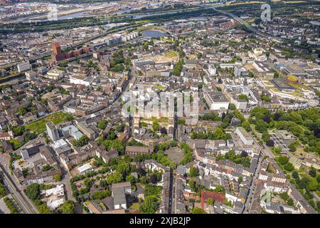 Luftbild, Baustelle Mercator Quartier mit Neubau Gebäude mit Baugerüst, Rathaus und evang. Salvatorkirche, hinten der Innenhafen mit dem Landesarchiv Nordrhein-Westfalen Abteilung Rheinland und Yachthafen Marina Duisburg, Gebäudekomplex Five Boats, Stadtmitte, Altstadt, Duisburg, Ruhrgebiet, Nordrhein-Westfalen, Deutschland ACHTUNGxMINDESTHONORARx60xEURO *** Vista aerea, cantiere Mercator Quartier con nuovo edificio con ponteggio, municipio ed evang Salvatorkirche, dietro il porto interno con Landesarchiv Nordrhein Westfalen Abteilung Rheinland e porto per yacht Marina Duisburg Foto Stock