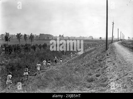 Olimpiadi estive di Parigi 1924 - gruppo di fondo a 10 km, Colombes, Francia Foto Stock