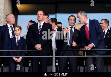 (Da sinistra a destra) il principe Giorgio, il principe di Galles, il presidente UEFA Aleksander Ceferin e il re Filippo vi di Spagna in vista della finale di UEFA Euro 2024 all'Olympiastadion di Berlino. Data foto: Domenica 14 luglio 2024. Foto Stock