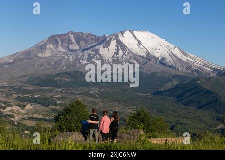 Mount St. Helens , Mount St. Helens National Volcanic Monument è uno stratovulcano attivo situato nello stato di Washington, nel Pacifico nord-occidentale Foto Stock