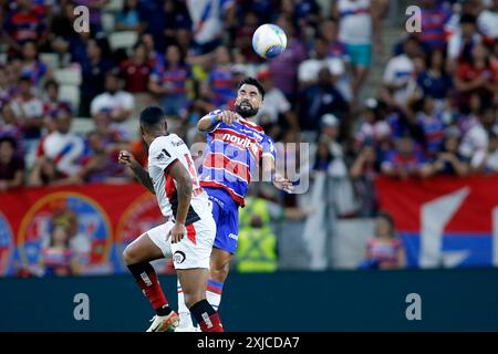 Fortaleza, Ceara, Brasile. 17 luglio 2024. Fortaleza (CE), 07/17/2024 - Fortaleza EC X Vitoria FC - Alerrandro e Britez durante la partita tra Fortaleza (CE) Castelao a Fortaleza CE. (Credit Image: © LC Moreira/TheNEWS2 via ZUMA Press Wire) SOLO PER USO EDITORIALE! Non per USO commerciale! Foto Stock