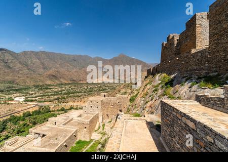 Al Bahah, Arabia Saudita: L'antico villaggio Thee Ain, o Zee Ain, sulle montagne dell'Arabia Saudita vicino a Jeddah in una giornata di sole Foto Stock