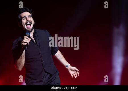 Il volo, alias Gianluca Ginoble, Piero Barone e Ignazio Boschetto, si esibisce dal vivo all'Anfiteatro degli scavi per tutti per uno CAPOLAVORO Tour a Pompei, in Italia, 17 luglio 2024. Crediti: Andrea Guli/Alamy Live News Foto Stock