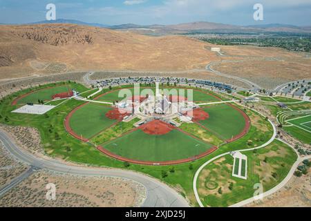 Il Golden Eagle Regional Park di Sparks, Nevada, è una destinazione per il baseball e il softball semiprofessionistico con i suoi grandi campi da gioco artificiali in erba. Foto Stock