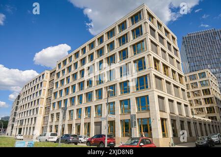 Neue Bürohäuser, Mühlenstraße / Am Postbahnhof, Mediaspree, Friedrichshain, Friedrichshain-Kreuzberg, Berlino, Germania Foto Stock