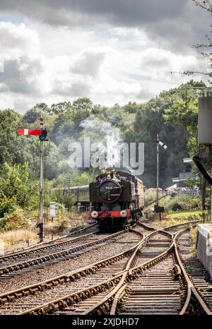 BR '94xx' 0-6-0PT No. 9466 arriva a Highley sulla Severn Valley Railway durante il loro gala autunnale a vapore Foto Stock