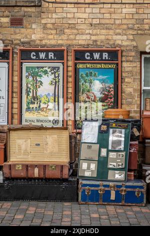 Station Furniture, Arley Station, Severn Valley Railway, Worcestershire, Inghilterra, REGNO UNITO Foto Stock