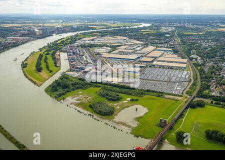 Luftbild, Duisburg-West, logport i Eins Rheinhausen, duisport mit Automobil-Logistik am Fluss Rhein, Friemersheim, Duisburg, Ruhrgebiet, Nordrhein-Westfalen, Deutschland ACHTUNGxMINDESTHONORARx60xEURO *** Vista aerea, Duisburg West, logport i Eins Rheinhausen, duisport con logistica automobilistica sul Reno, Friemersheim, Duisburg, regione della Ruhr, Renania settentrionale-Vestfalia, Germania ACHTUNGxMINDESTHONORARx60xEURO Foto Stock