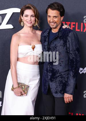 Los Angeles, Stati Uniti. 17 luglio 2024. LOS ANGELES, CALIFORNIA, Stati Uniti - 17 LUGLIO: Courtney Henggeler e Ralph Macchio arrivano alla proiezione speciale di Los Angeles della sesta stagione - parte 1 di Netflix 'Cobra Kai' tenutasi presso l'Autry Museum of the American West a Griffith Park il 17 luglio 2024 a Los Angeles, California, Stati Uniti. (Foto di Xavier Collin/Image Press Agency) credito: Image Press Agency/Alamy Live News Foto Stock