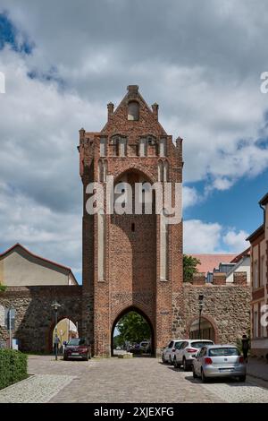 Porta di Berlino nelle mura cittadine di Templin, Uckermark, Brandeburgo, Germania, Europa Foto Stock