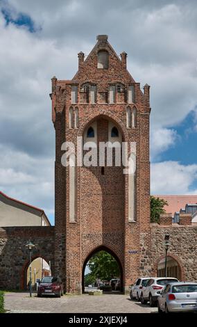 Porta di Berlino nelle mura cittadine di Templin, Uckermark, Brandeburgo, Germania, Europa Foto Stock