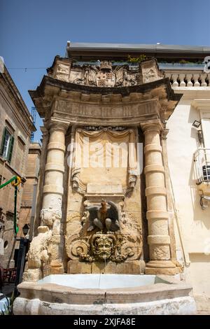 Fontana ornamentali, in St George Square, Valletta, Malta Foto Stock