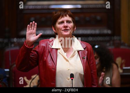 Bruxelles, Belgio. 18 luglio 2024. Alice Bernard del PTB nella foto durante la cerimonia di giuramento per i senatori cooptati, al Senato dopo le elezioni federali del 9 giugno, giovedì 18 luglio 2024, a Bruxelles. BELGA FOTO JOHN THYS credito: Belga News Agency/Alamy Live News Foto Stock