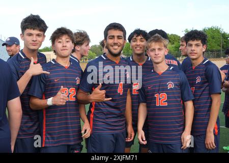 I giocatori di Katy Seven Lakes celebrano la vittoria del 2-0 su Duncanville dopo la semifinale del torneo statale di calcio delle scuole superiori. ©Bob Daemmrich Foto Stock