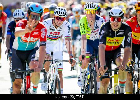 Barcelonnette, Francia. 18 luglio 2024. L'olandese Mathieu van der Poel di Alpecin-Deceuninck è visto alla 18a tappa del Tour de France 2024, da Gap a Barcelonnette (179, 5 km), in Francia, giovedì 18 luglio 2024. La 111a edizione del Tour de France inizia sabato 29 giugno e si concluderà a Nizza, in Francia, il 21 luglio. BELGA PHOTO TOM GOYVAERTS credito: Belga News Agency/Alamy Live News Foto Stock