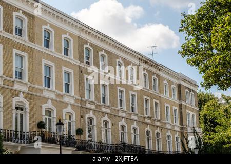 Londra - lussuose case residenziali a schiera nel quartiere di Kensington & Chelsea Foto Stock