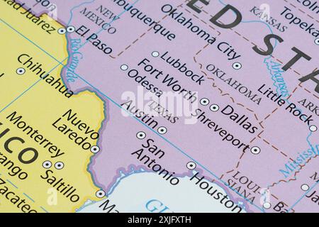 Macro fotografia della mappa politica dello stato del texas degli Stati Uniti d'america con le città e le frontiere più importanti Foto Stock