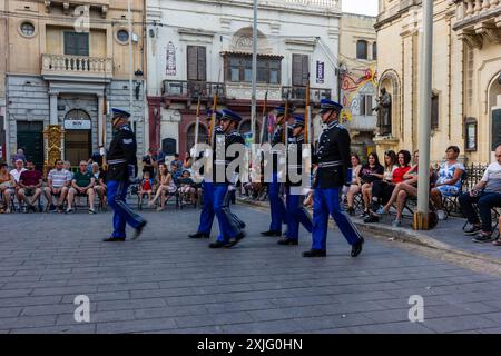 VICTORIA, GOZO - 9 LUGLIO 2024 spettacolo della polizia di Malta con una squadra di precisione silenziosa Foto Stock