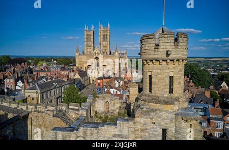 Foto aerea/drone della Cattedrale di Lincoln. Lincoln Cathedral, chiamata anche Lincoln Minster e formalmente Chiesa della Beata Vergine Maria Foto Stock