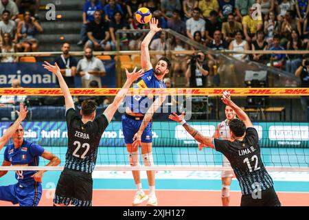 Daniele Lavia durante test match - Italia vs Argentina, test match di pallavolo a Bologna, 18 luglio 2024 Foto Stock