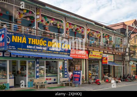 Negozi a Bac ha, provincia di Lao Cai, Vietnam del Nord Foto Stock