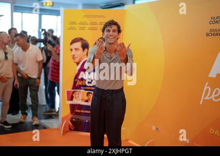 Roma, Italia. 18 luglio 2024. Filippo Contri parteciperà al photocall ''amici per caso'' al Cinema Adriano di Roma, Italia, il 18 luglio 2024. (Foto di Luca Carlino/NurPhoto) credito: NurPhoto SRL/Alamy Live News Foto Stock