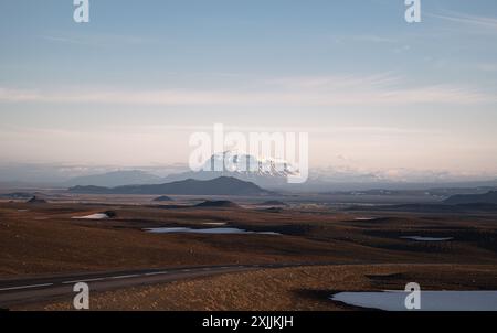 Vista del famoso vulcano Herdubrade in Islanda Foto Stock