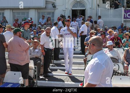 Ben Stokes dell'Inghilterra si schiera contro le Indie occidentali durante il 2° Rothesay test match giorno due Inghilterra contro Trent Bridge, Nottingham, Regno Unito, 19 luglio 2024 (foto di Mark Cosgrove/News Images) Foto Stock